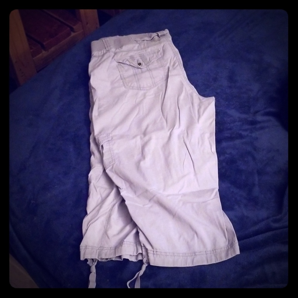 Cargo style capri pants